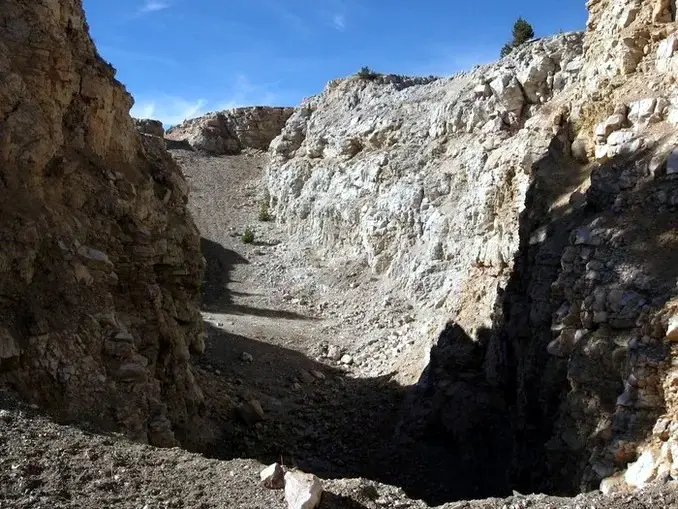 Pegmatite West Cut