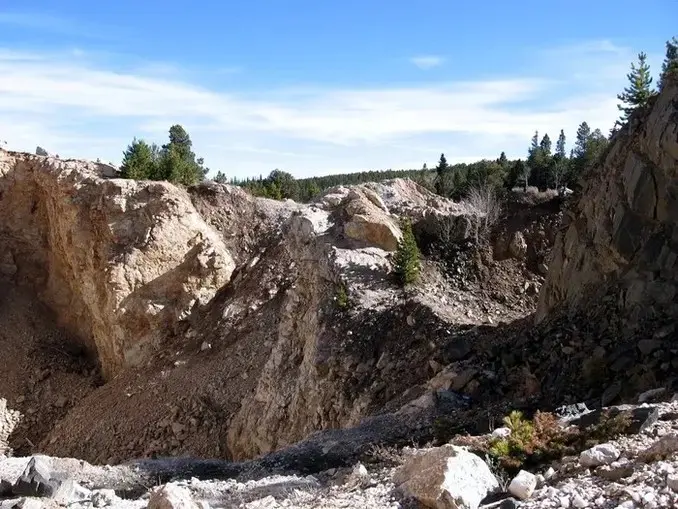 Pegmatite Serpentine Contact