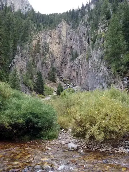 swift creek canyon walls