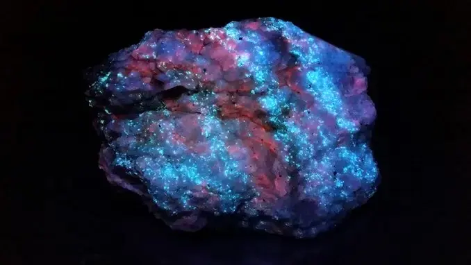 Catch the fluorescent magic of hydrozincite and calcite!