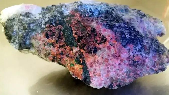 Fluorescent Sodalite Tugtupite