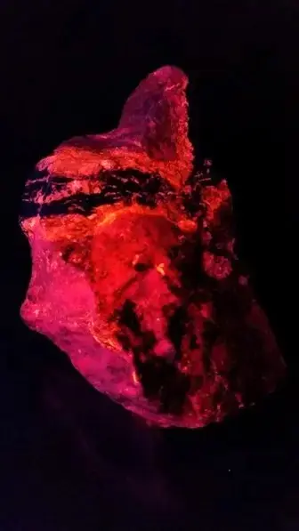 fluorescent dolomite calcite svabite