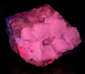 long wave fluorescent aragonite crystals